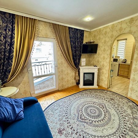 Little Paris Apartment Csernyivci Kültér fotó