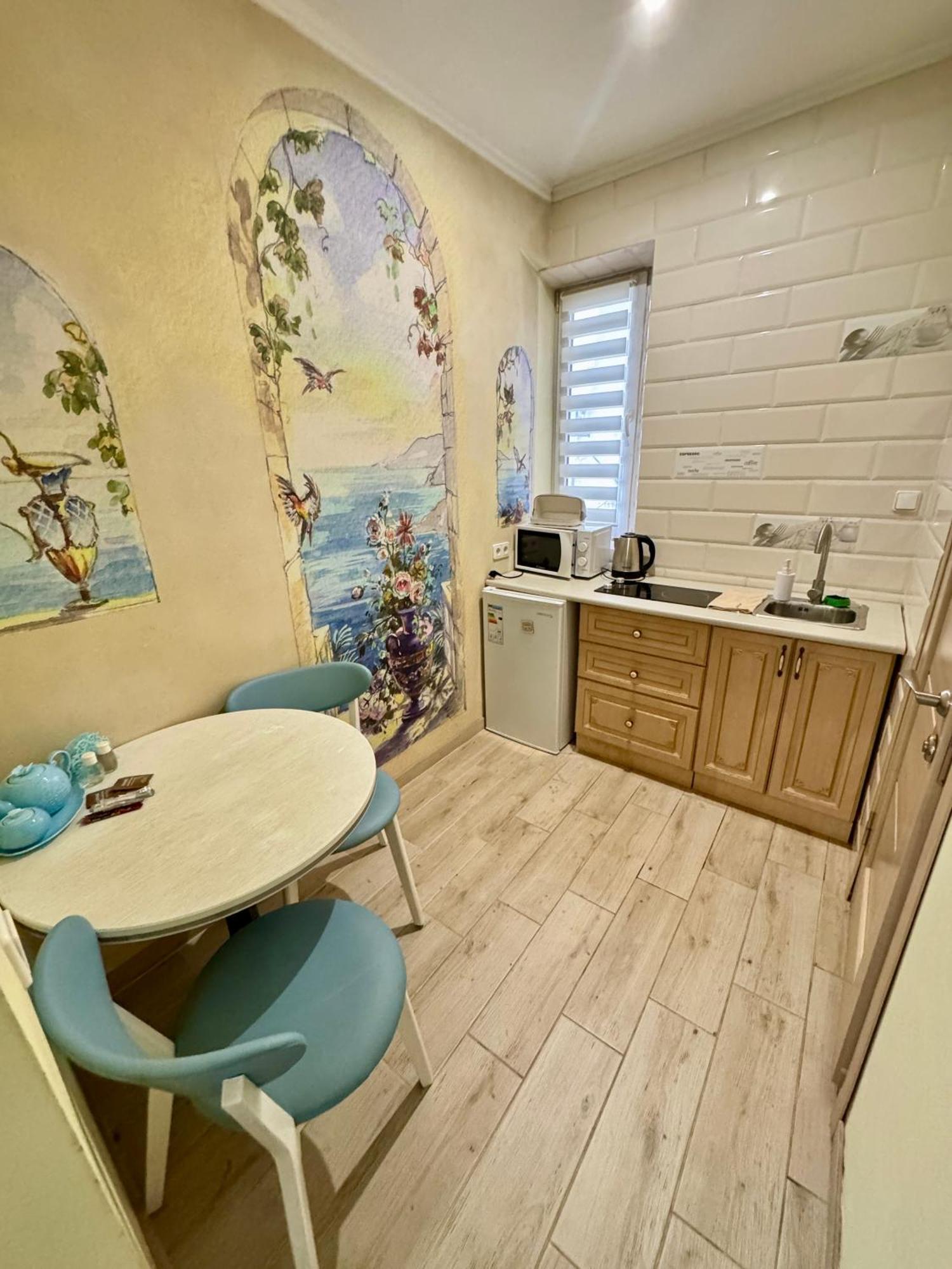 Little Paris Apartment Csernyivci Kültér fotó